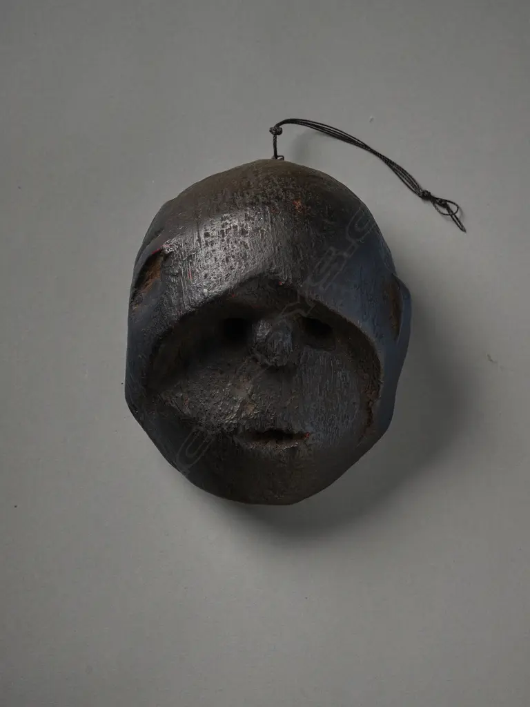 Wooden African mask, Image 1++